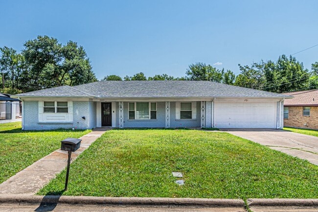 Building Photo - 1805 W Cedar Elm Dr Rental