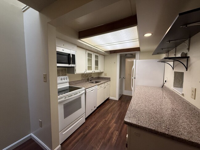 Photo - 801 Stratford Dr