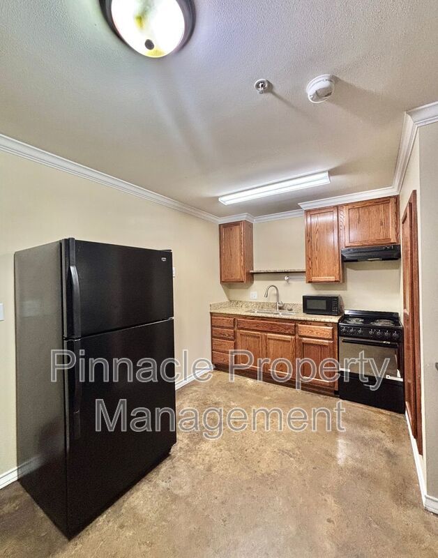 Photo - 350 W Ave L Unit Depot Flats #19
