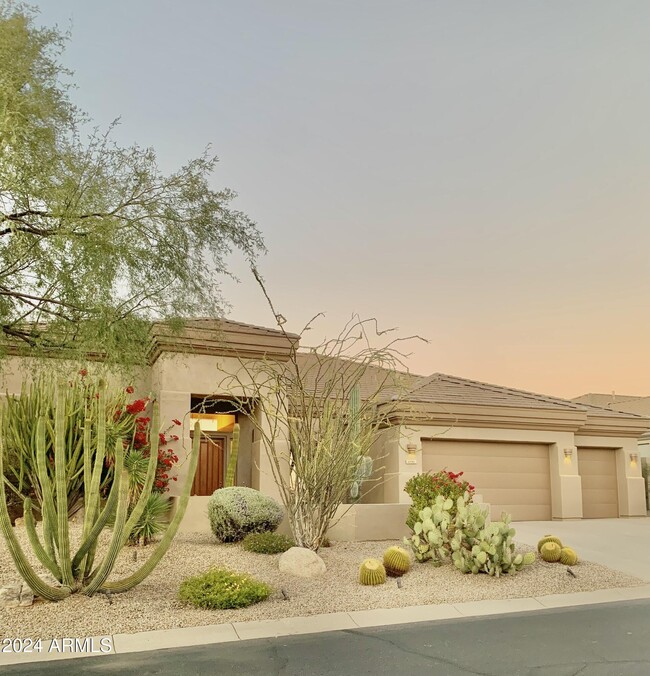 Building Photo - 6332 E Dusty Coyote Cir Rental