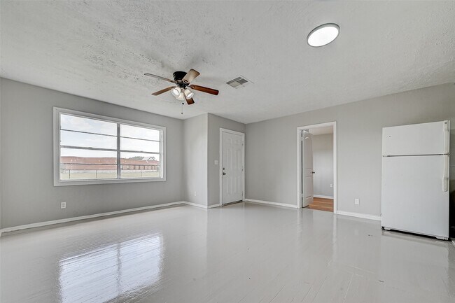 Photo - 9709 Fairland Dr