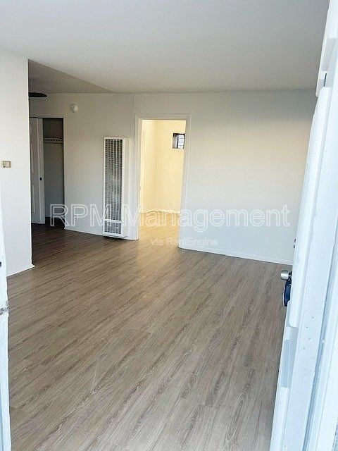 Building Photo - 6624 Sylmar Ave Unit 11