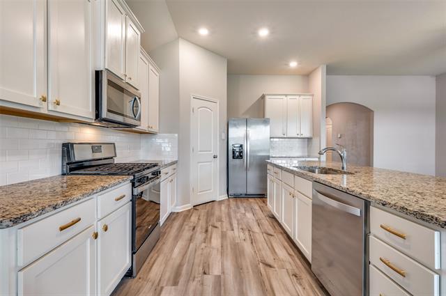 Photo - 421 Harbor Oaks Dr