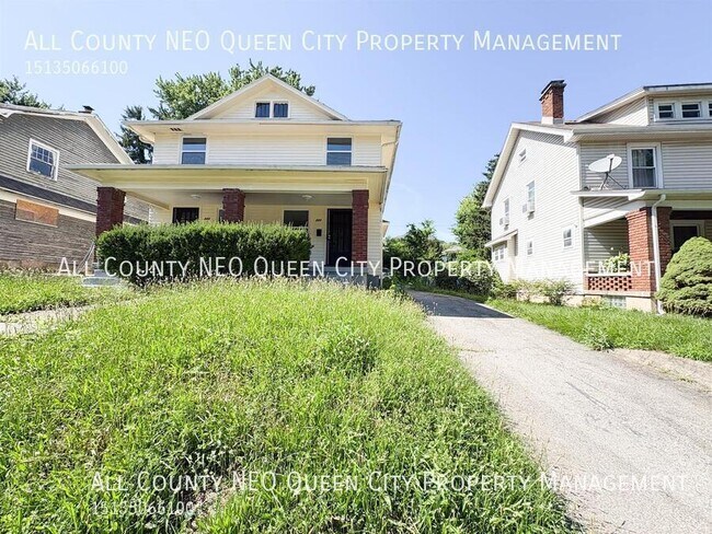 Photo - 221 W Parkwood Dr