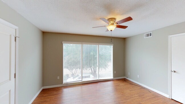 Photo - The Midtowner