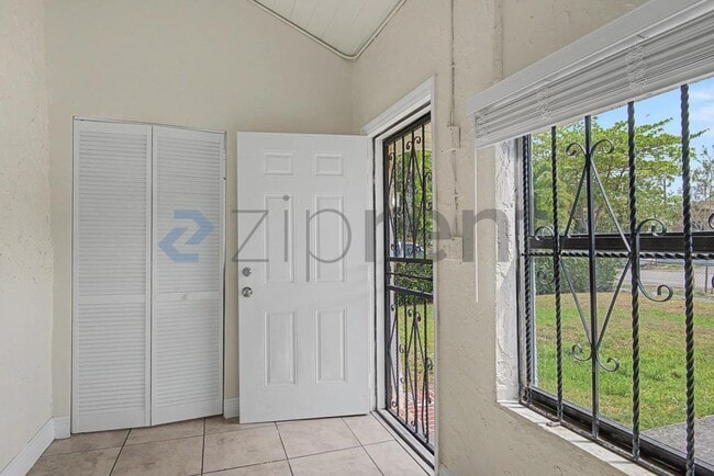 Photo - 943 NW 63rd St