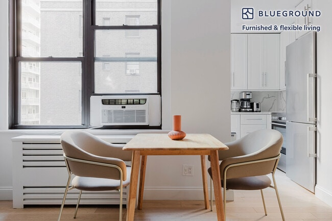 Photo - 160 E 48th St Unidad FL11-ID1607