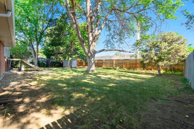 Building Photo - 2108 Applewood Rd Unit 2108 Applewood Rd