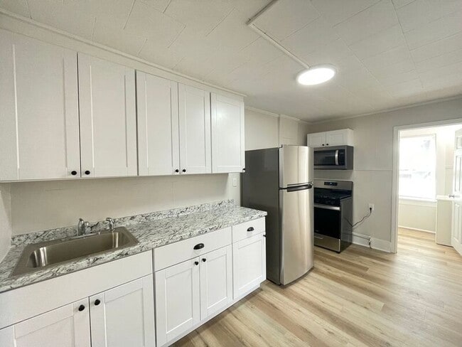 Building Photo - 49 Pennacook St Unit #3 Rental