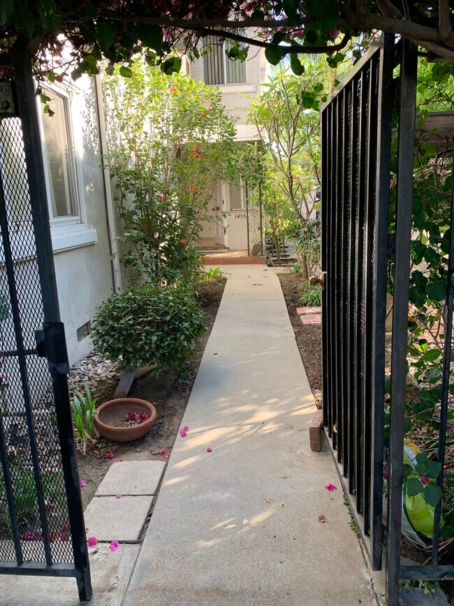 Photo - 14354 Chandler Blvd Unidad 2