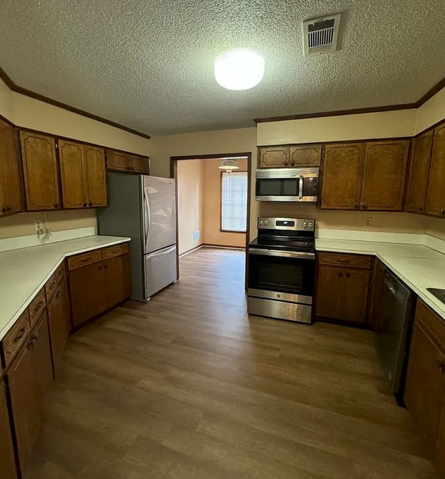 Photo - 654 Mayflower Dr