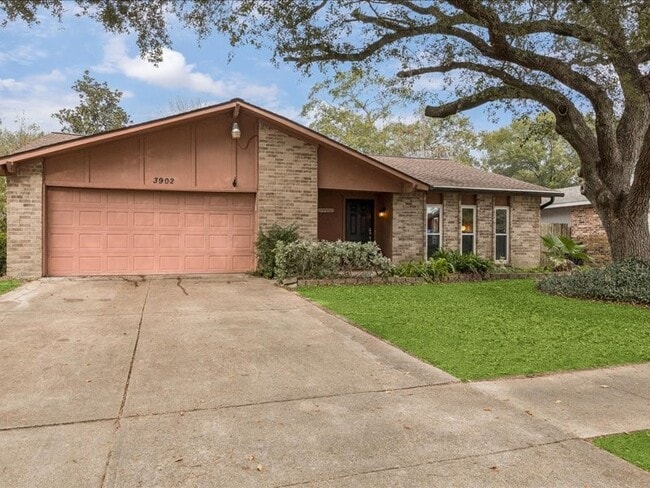 Building Photo - 3902 Broken Elm Dr