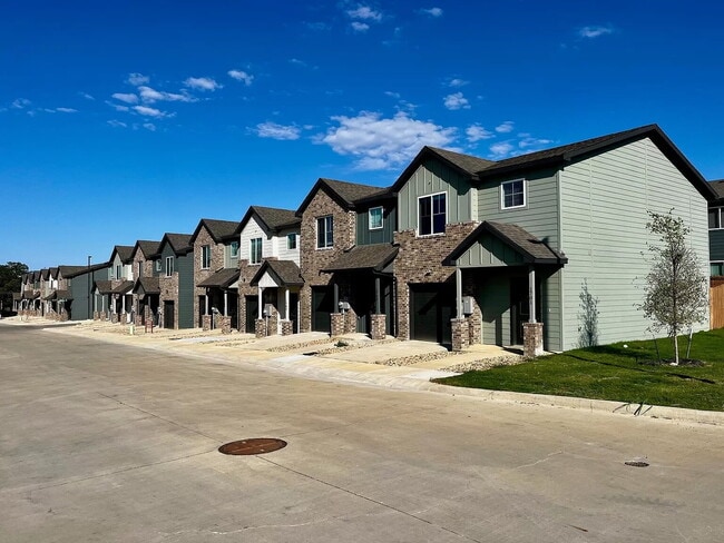 Photo - Modern Built Townhome with Fenced Yard – Perfectly Situated Minutes from Fort Worth & Dallas