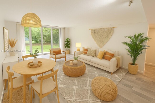 Building Photo - 649 E Sheridan St Unit 112