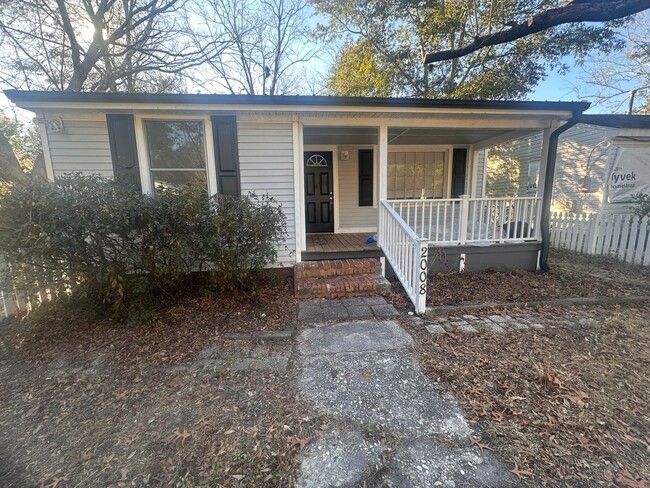 Cute 2 Bed 1 Bath Single Family Home - Cute 2 Bed 1 Bath Single Family Home