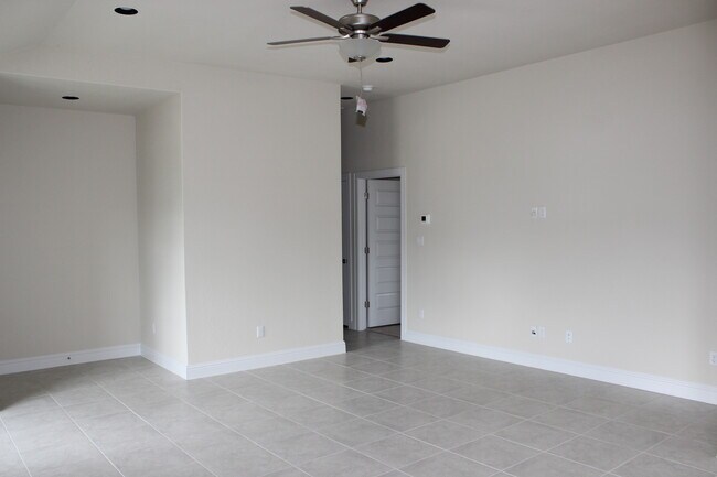 Photo - 108 White Dunes Dr