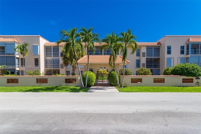 Building Photo - 331 SW 8th St Unit 3F