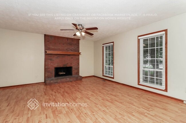 3142 Country Lake Dr