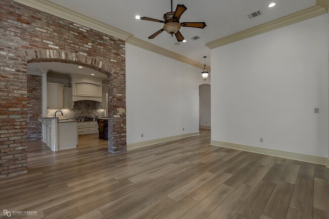 Photo - 322 Paris Pl