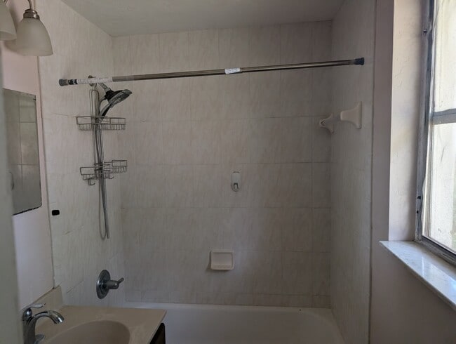 Photo - 611 NW 35th St
