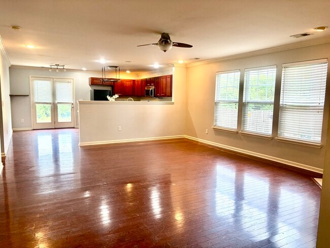 Photo - 996 Applecross Dr