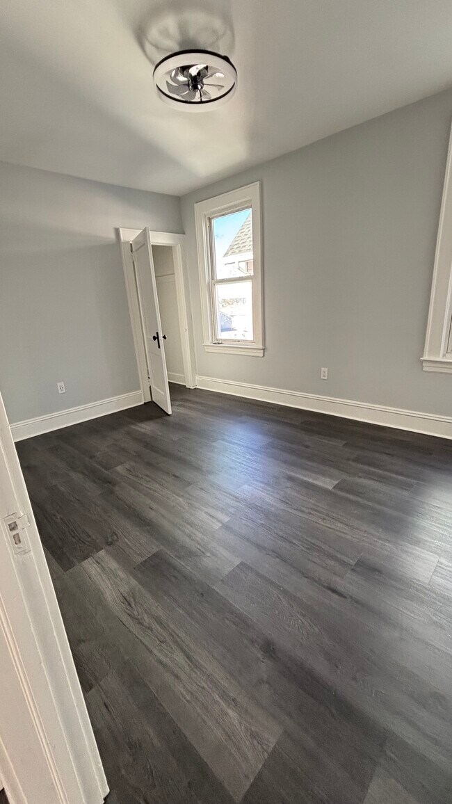 BR 2 - 347 Belgrove Dr Apartments Unit 2