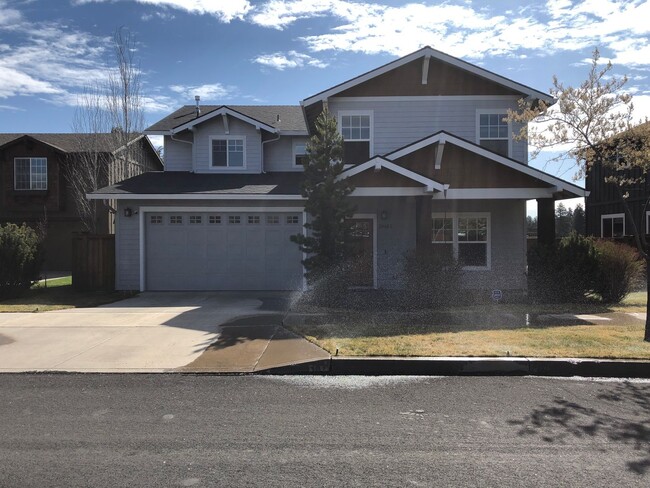 4 Bedroom / 2.5 Bathroom Home in SE Bend - 4 Bedroom / 2.5 Bathroom Home in SE Bend