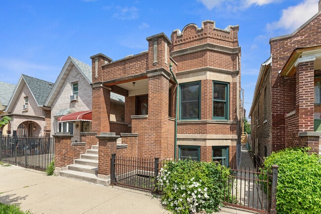 Photo - 928 W 32nd St House