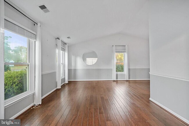Building Photo - 14551 Lock Dr