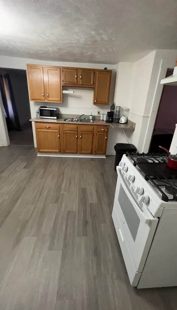 Building Photo - 130 Stanton St Unit 130 Stanton Street, Apt. B