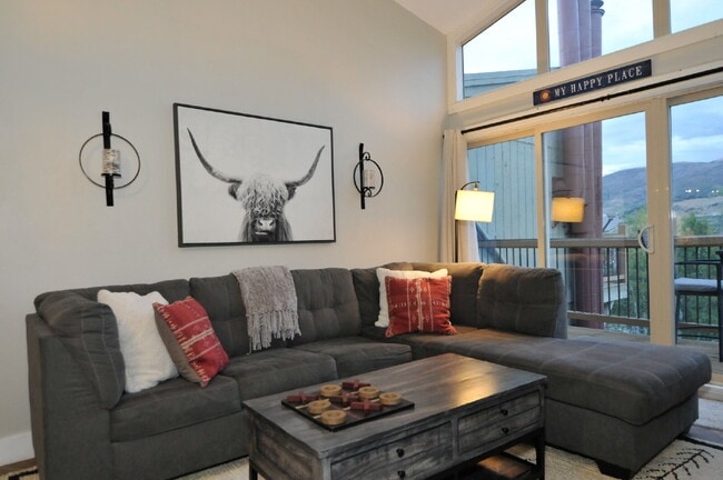Building Photo - 3 bedroom condoo in Wildernest available f... Unit 306