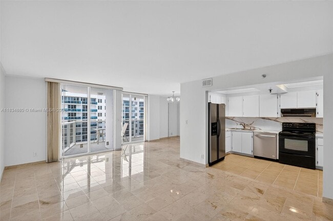 Photo - 2401 Collins Ave Unidad 1703