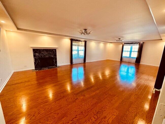 Photo - 1345 Iris Ave