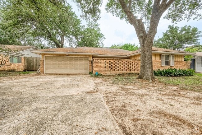 Building Photo - 5238 Beechnut St Rental