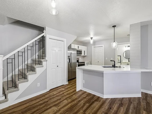 Photo - 811 Burr Oaks Dr Unit 407