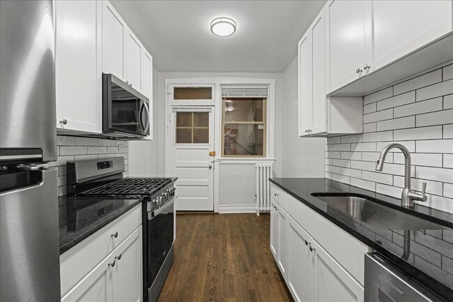 Photo - 905 W Altgeld St Unit 1B