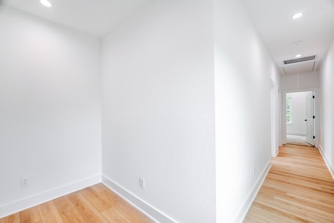 Photo - 7903 Sunnyhill St