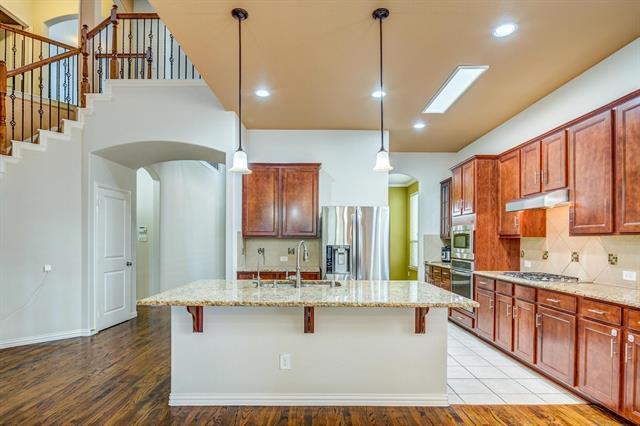 Photo - 10841 Leesa Dr