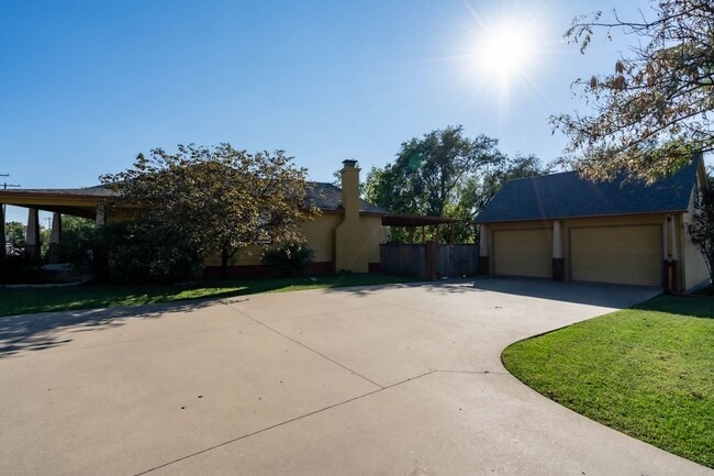 Photo - 2 Bed | 2 Bath | Mid Town