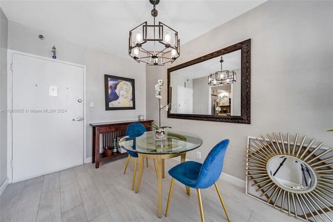 Photo - 1200 West Ave