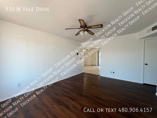 Photo - 910 W Yale Dr