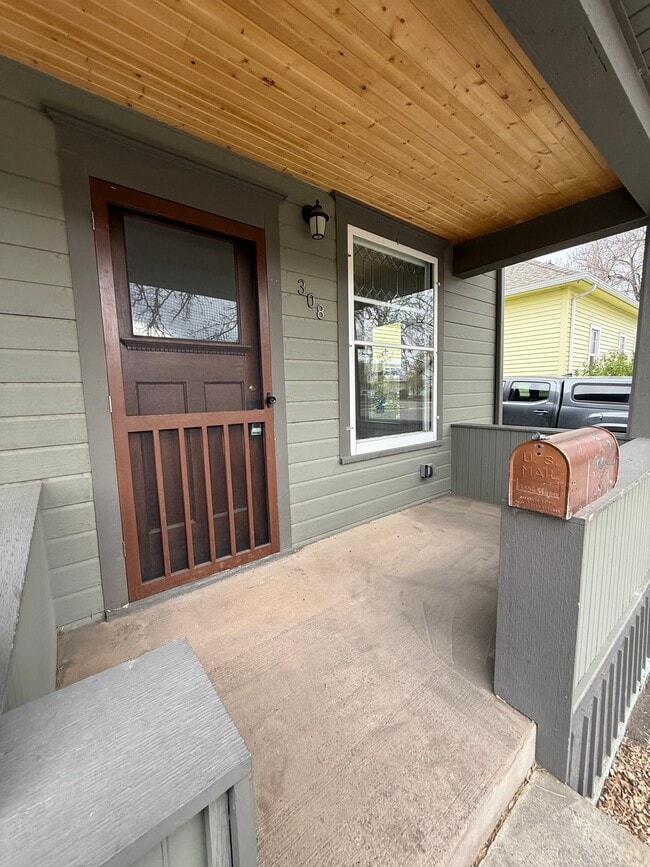 Photo - 308 E Callender St