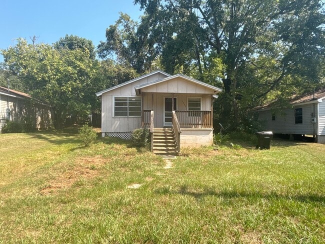 Building Photo - 3-Bed, 2-Bath Home on Lowell St in Tallaha...