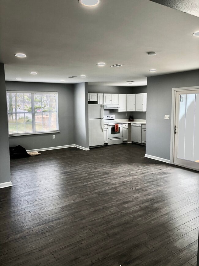 Building Photo - 1401 Key Pkwy Unit A-103