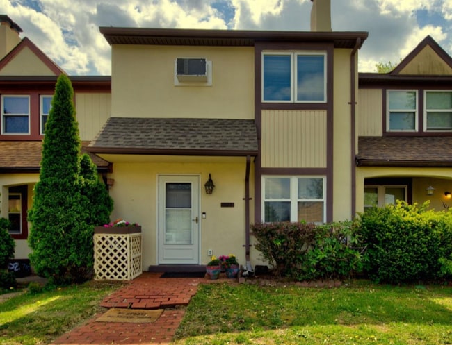 Photo - 703 Walnut Ridge Dr Townhome