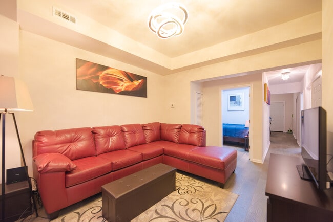 Photo - 2251 W Belmont Ave Unit 2