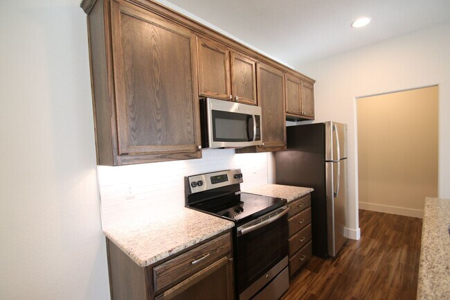 Photo - 8033-8035 Arbor Unit 8033