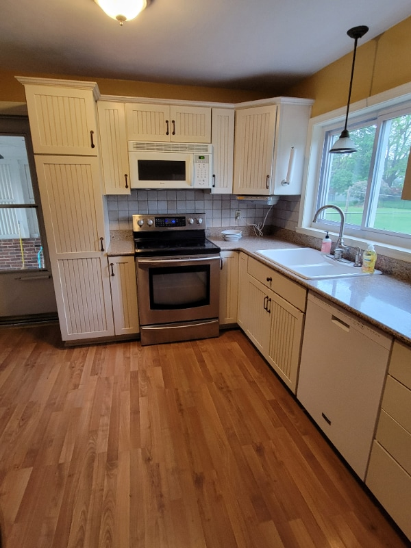 Building Photo - 551 S Royal St