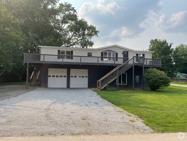 Building Photo - Raised ranch home located on Front St. in ...