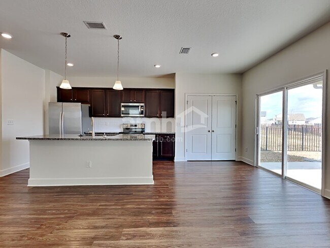 Photo - 1191 Tan Tara Trail